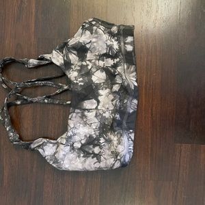 Lululemon sports bra